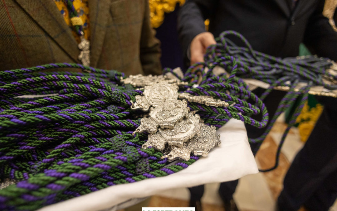 FOTOGRAFÍAS IMPOSICIÓN MEDALLAS A LOS NUEVOS HERMANOS/AS
