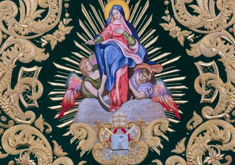 PRESENTADO FALDÓN DEL COSTERO DEL PASO DE PALIO DE NUESTRA SEÑORA DE LA ESPERANZA