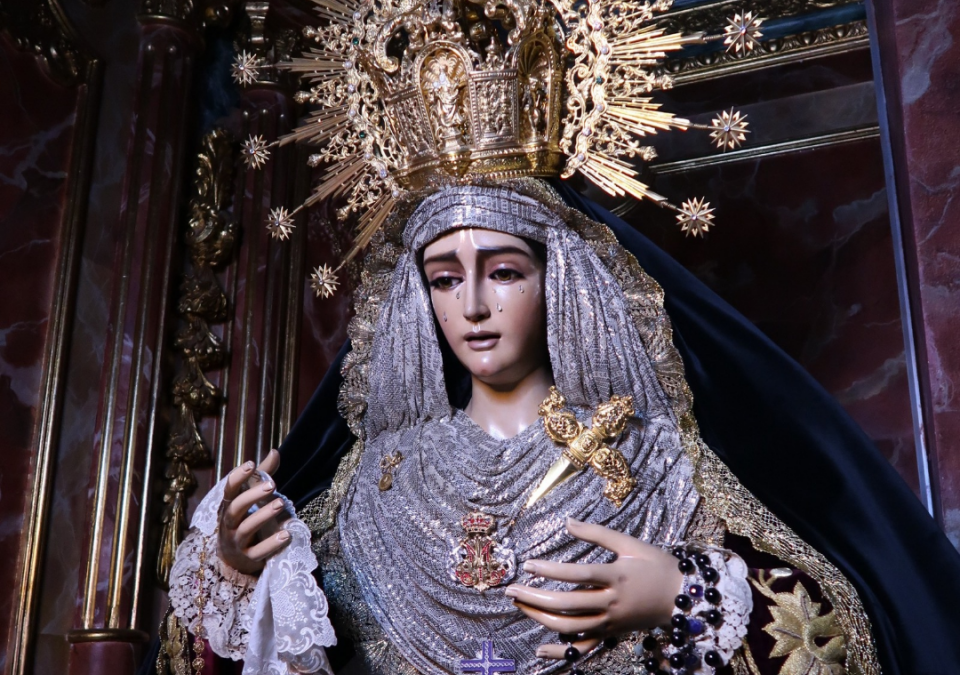 NTRA. SRA. DE LA ESPERANZA ATAVIADA DE LUTO