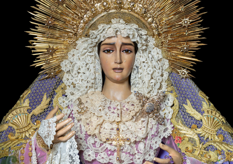 NTRA. SRA. DE LA ESPERANZA ATAVIADA PARA EL TIEMPO ORDINARIO TRAS LA NAVIDAD