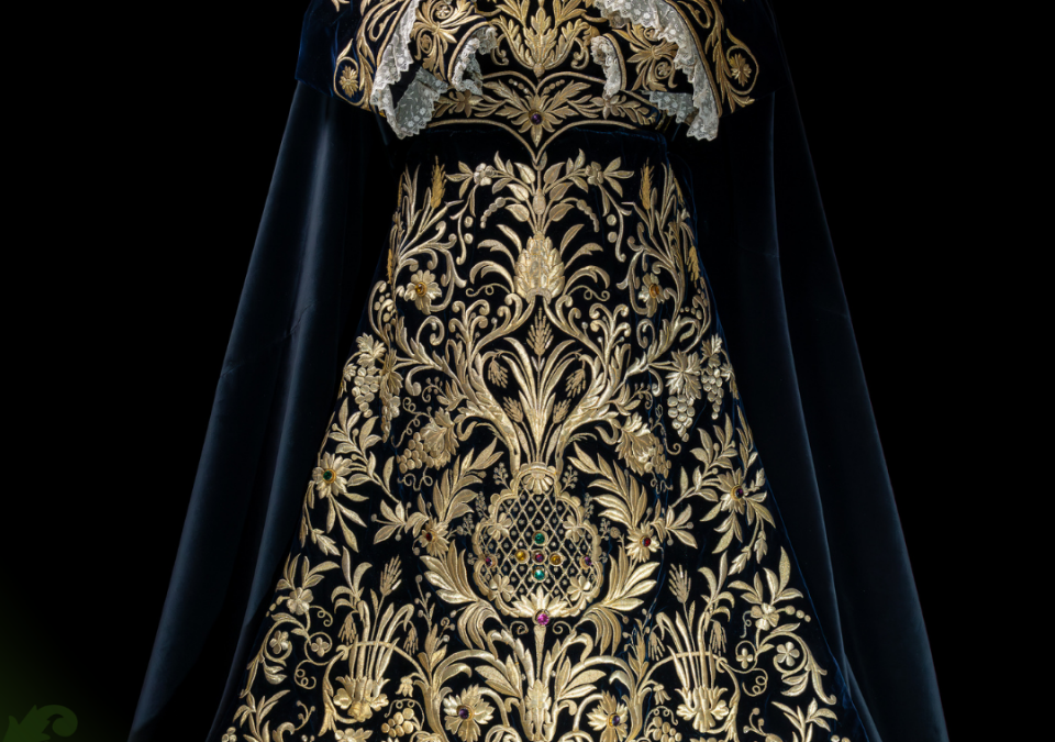 NUEVA SAYA PARA NTRA. SRA. DE LA ESPERANZA CORONADA