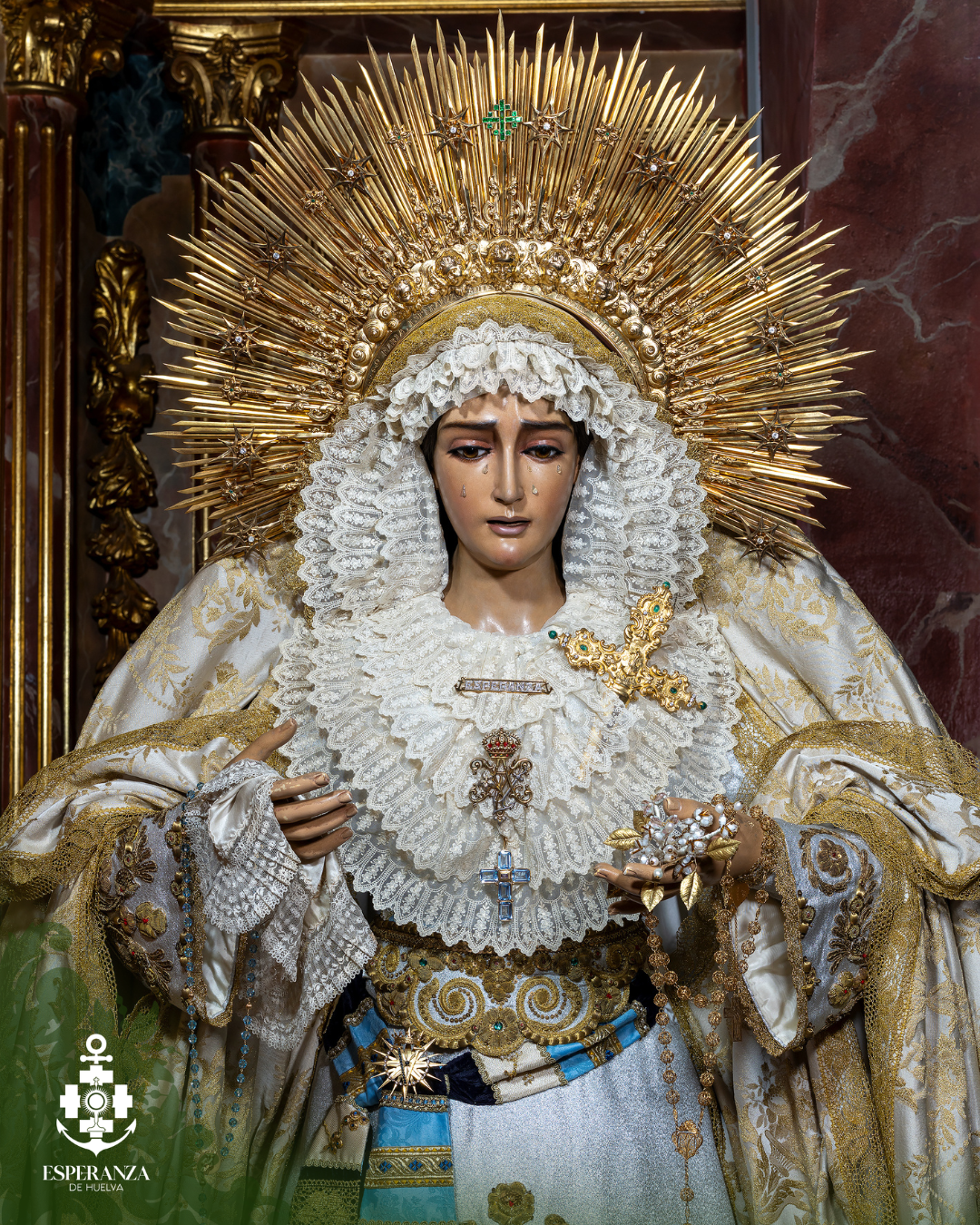 LA VIRGEN DE LA ESPERANZA ATAVIADA PARA EL TIEMPO ORDINARIO